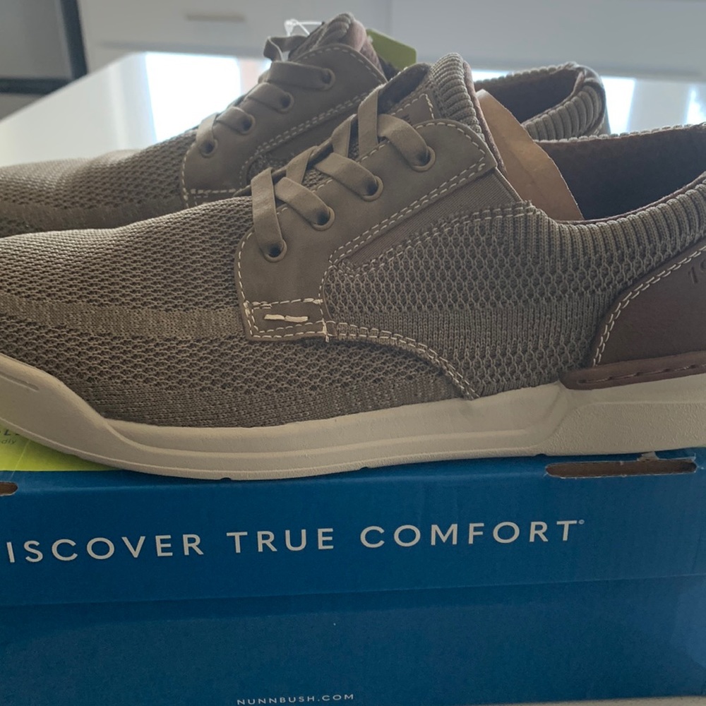 9.5 Nun Bush comfortable walking shoe. Never warn